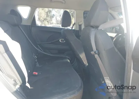 2016 Kia Soul z USA, uszkodzony, nr VIN KNDJN2A27G7822443